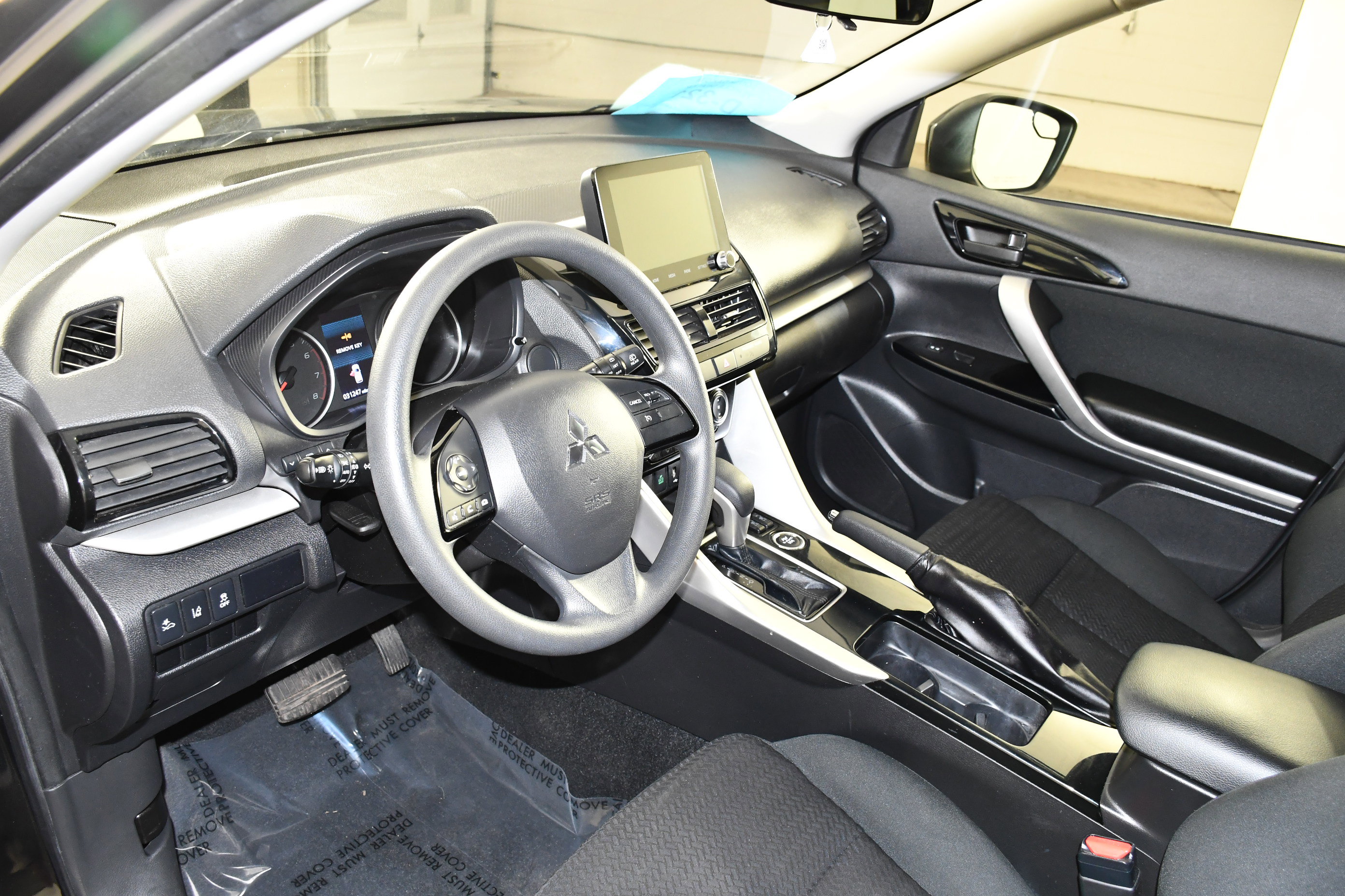 Used 2023 Mitsubishi Eclipse Cross LE AWD/4WD image 2
