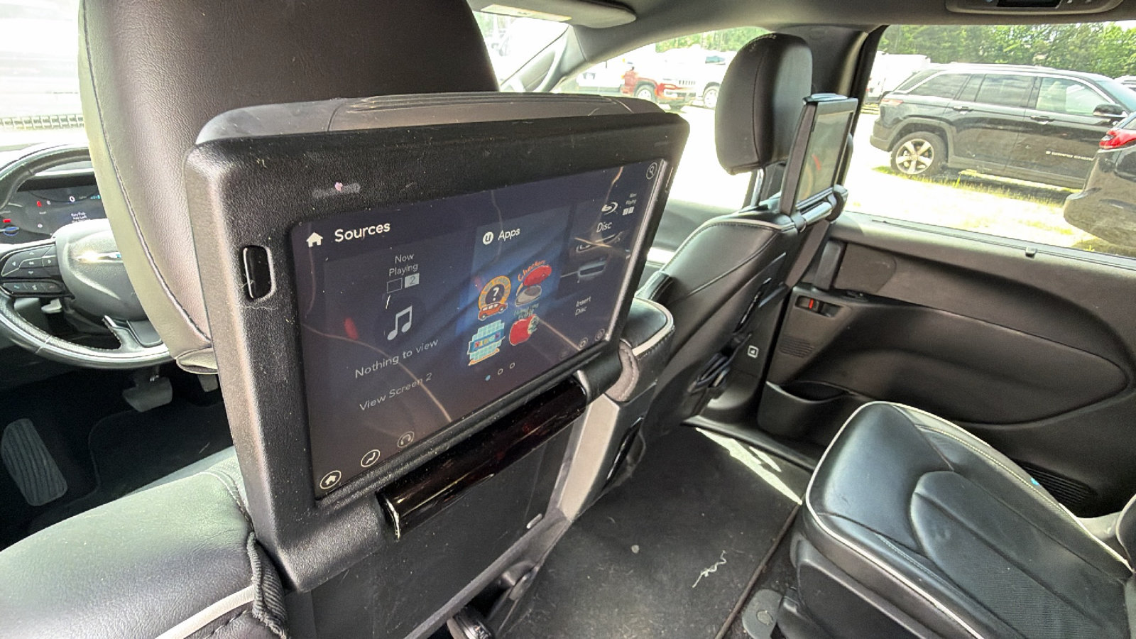 Used 2019 Chrysler Pacifica Limited w/ S Appearance Package FWD image 24