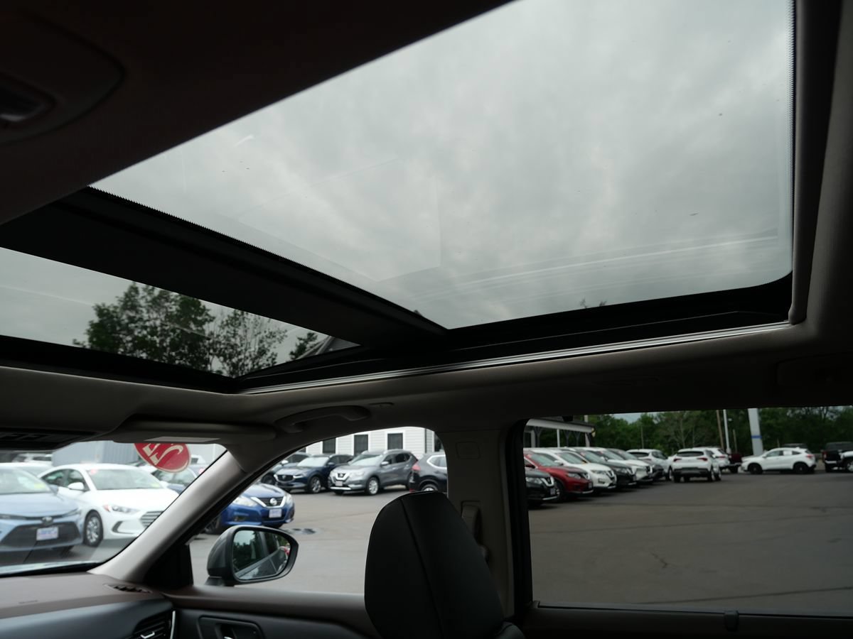 Used 2022 Nissan Rogue SV w/ SV Premium Package AWD/4WD image 26