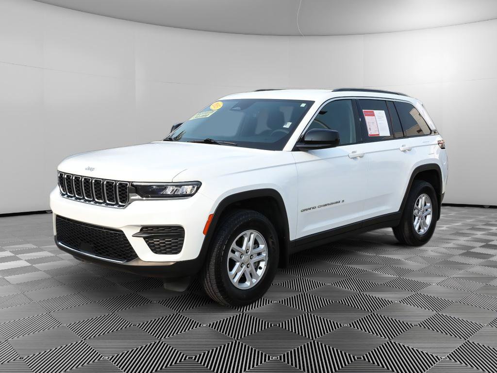 Used 2025 Jeep Grand Cherokee Laredo w/ MOPAR Finishing Package RWD image 2