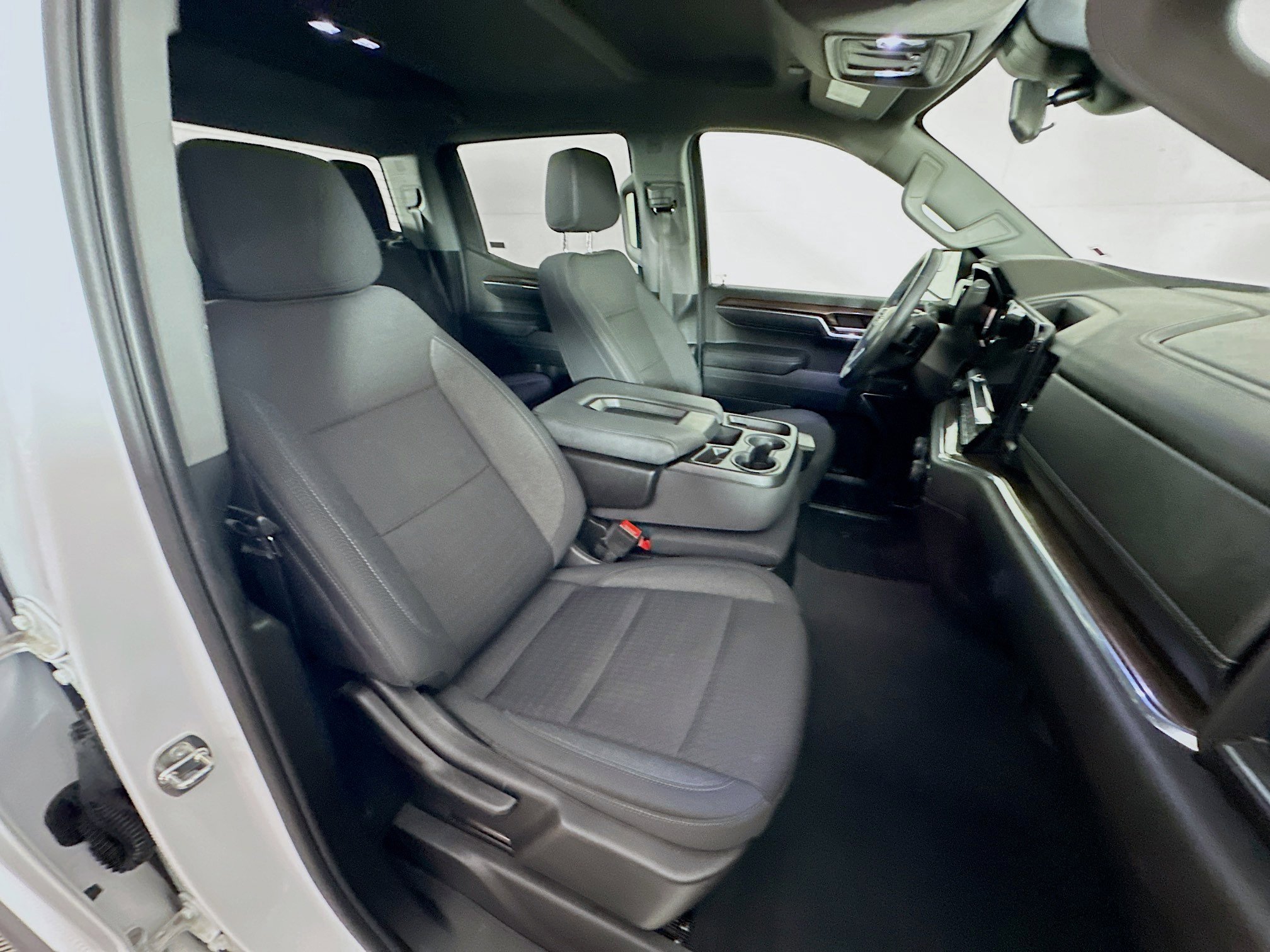 Used 2024 Chevrolet Silverado 1500 LT image 29