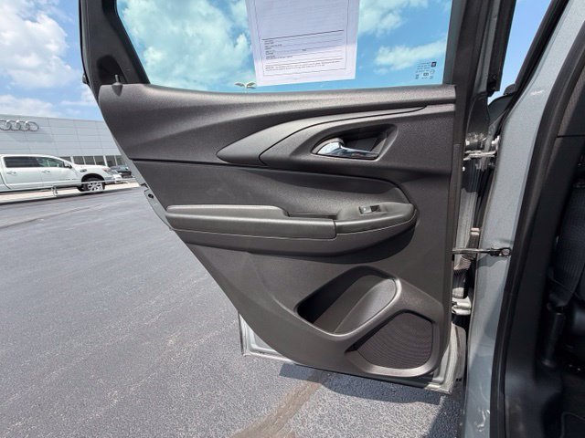 Used 2023 Chevrolet TrailBlazer LS FWD image 19