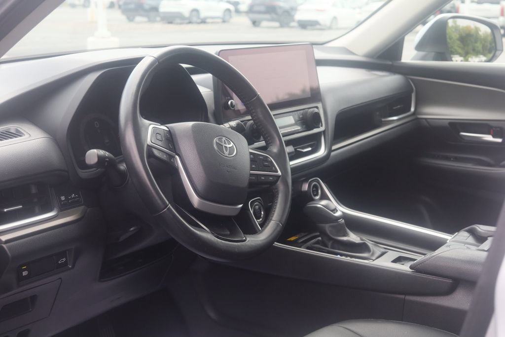 Used 2025 Toyota Grand Highlander AWD image 37