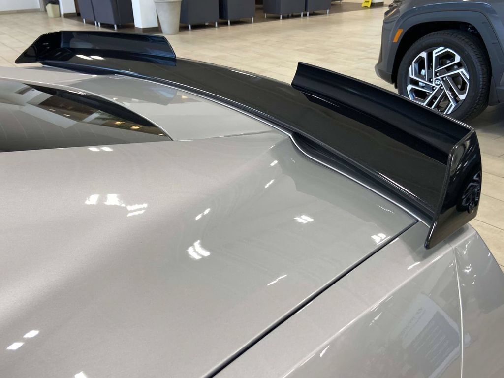 Used 2015 Chevrolet Corvette Z06 w/ 3LZ Preferred Equipment Group RWD image 13