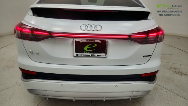 Used 2025 Audi Q4 e-tron Premium Plus w/ Premium Plus AWD/4WD image 29