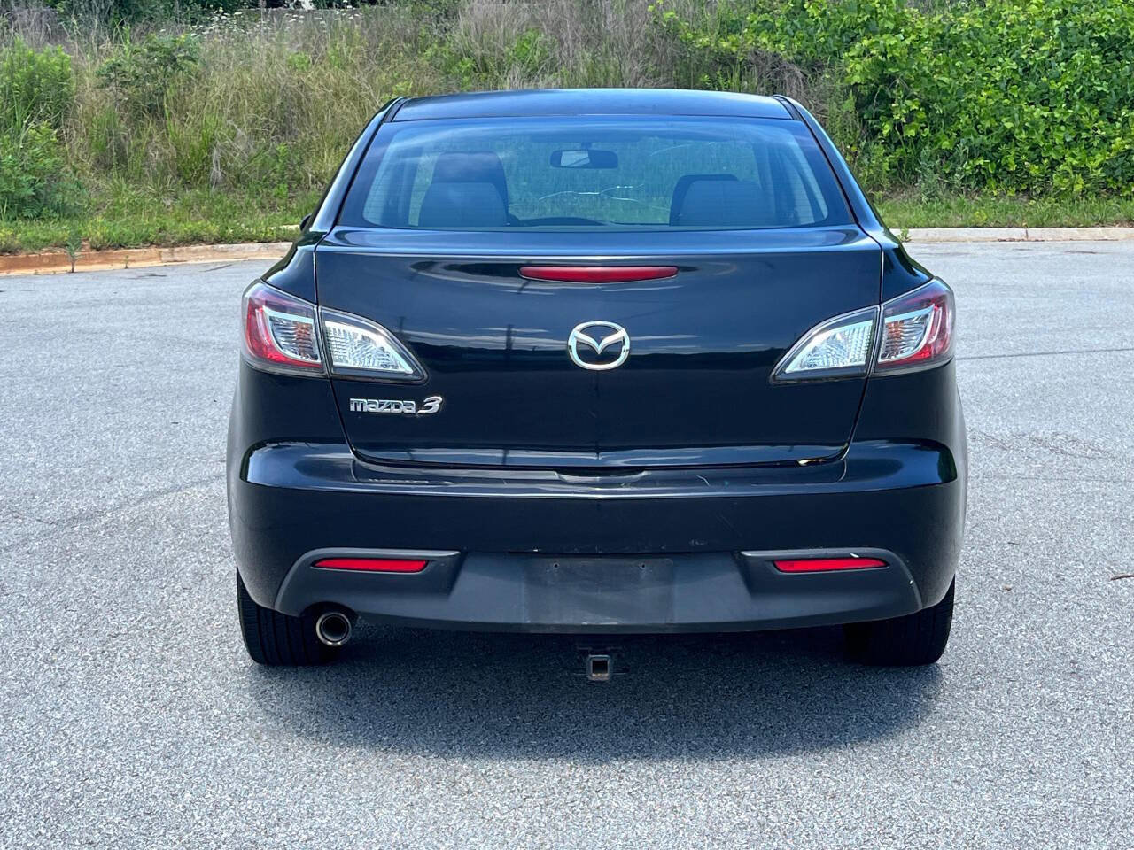 Used 2011 MAZDA MAZDA3 i Touring FWD image 2