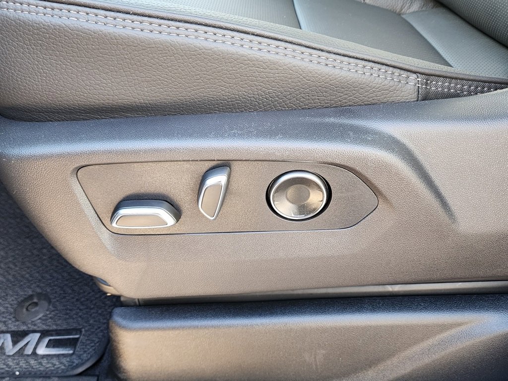 New 2026 GMC Yukon Denali w/ Denali Reserve Package image 18