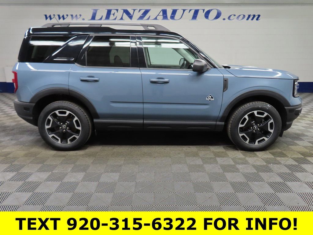 Used 2024 Ford Bronco Sport Outer Banks w/ Tech Package AWD/4WD image 2