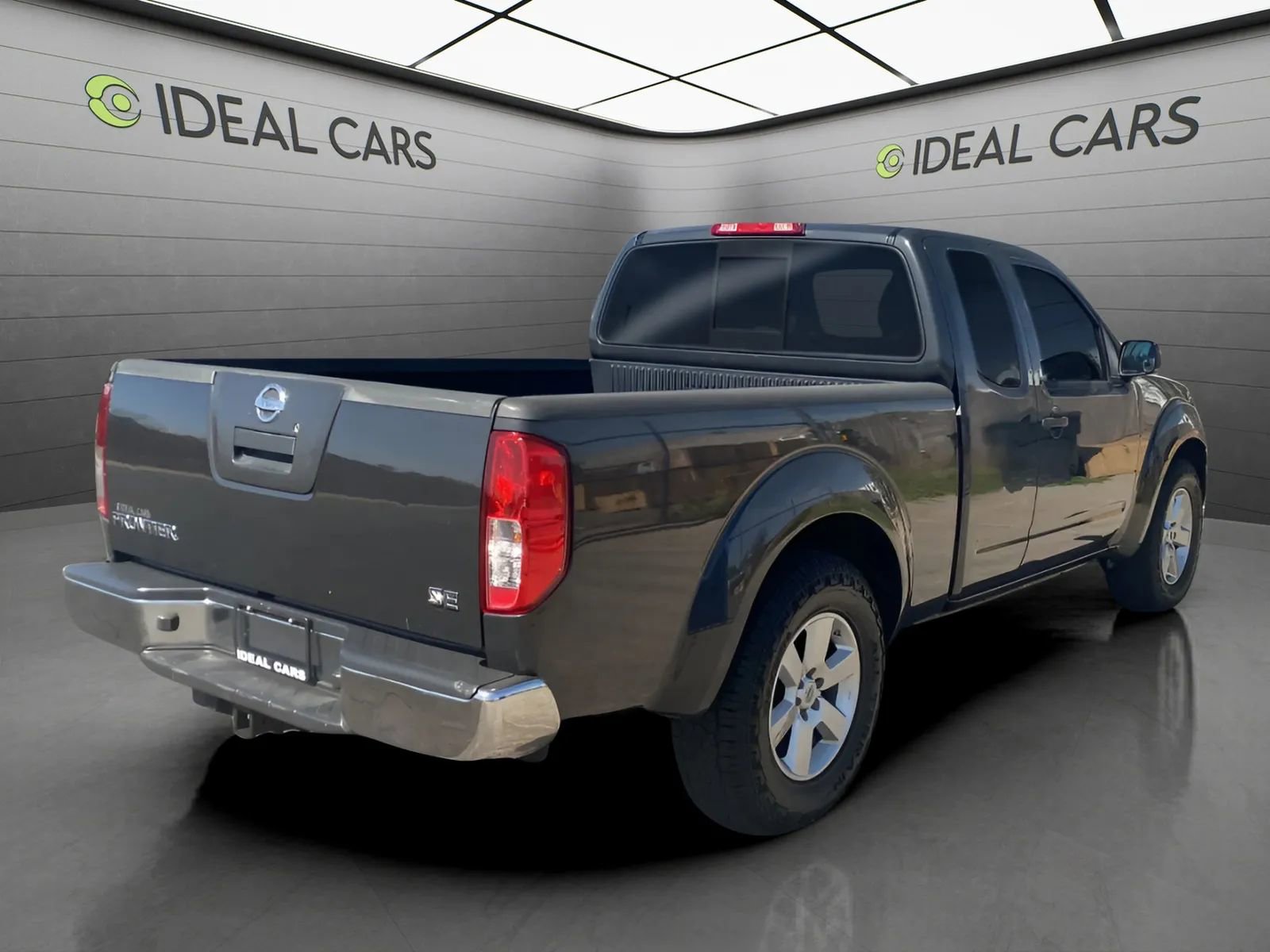 Used 2010 Nissan Frontier SE w/ SE Value Truck Pkg RWD image 5