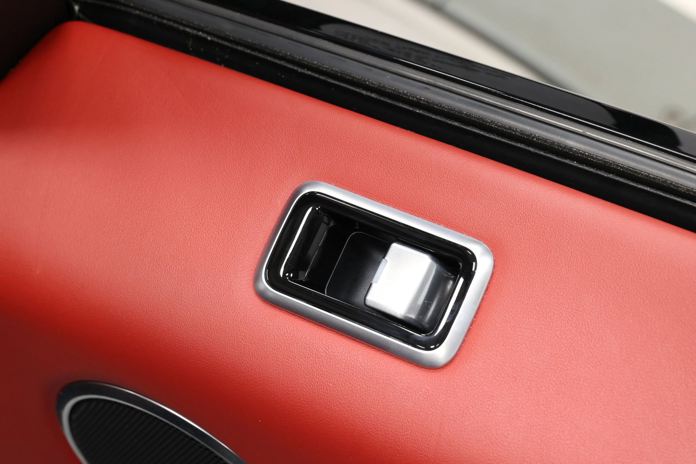 Used 2020 Land Rover Range Rover Sport SVR image 74