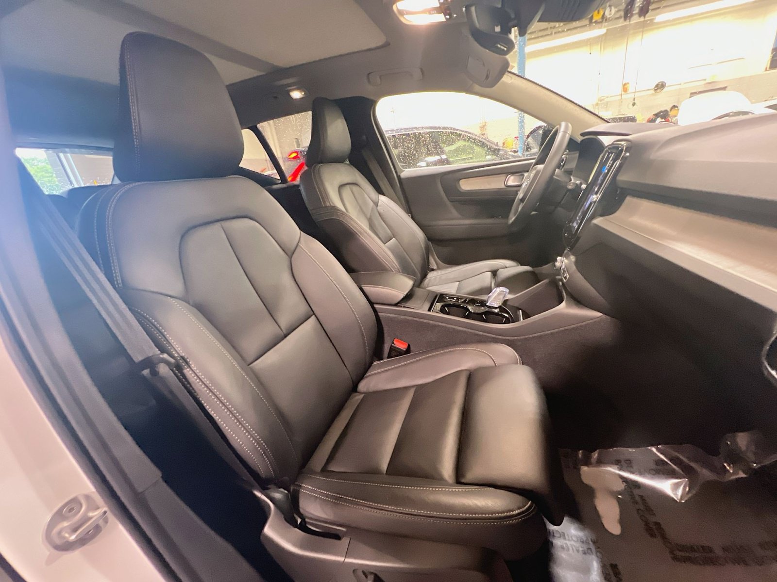 Certified 2023 Volvo XC40 B5 Plus w/ Climate Package AWD/4WD image 27