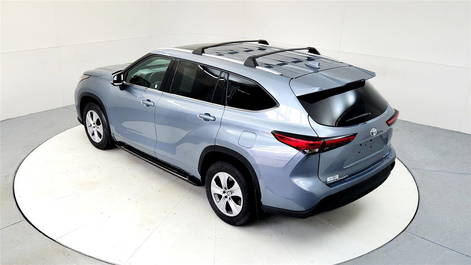 Certified 2021 Toyota Highlander XLE image 16