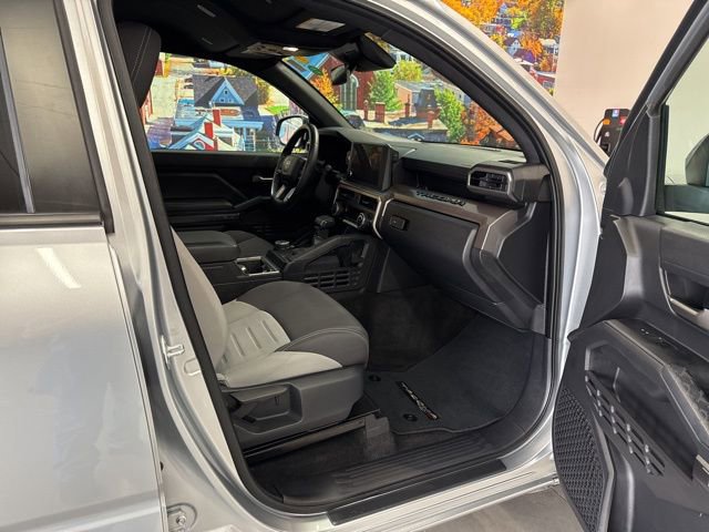 Used 2024 Toyota Tacoma TRD Off-Road image 45