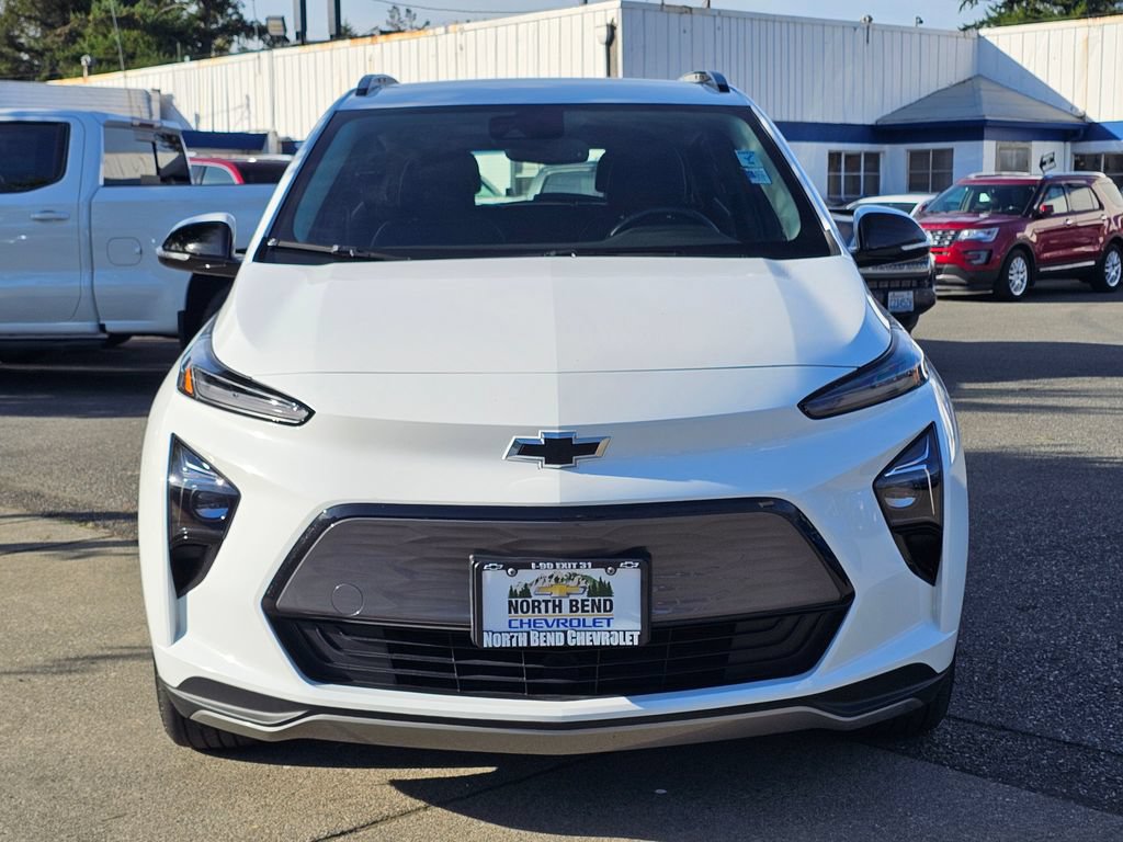 Used 2023 Chevrolet Bolt EUV LT FWD image 2