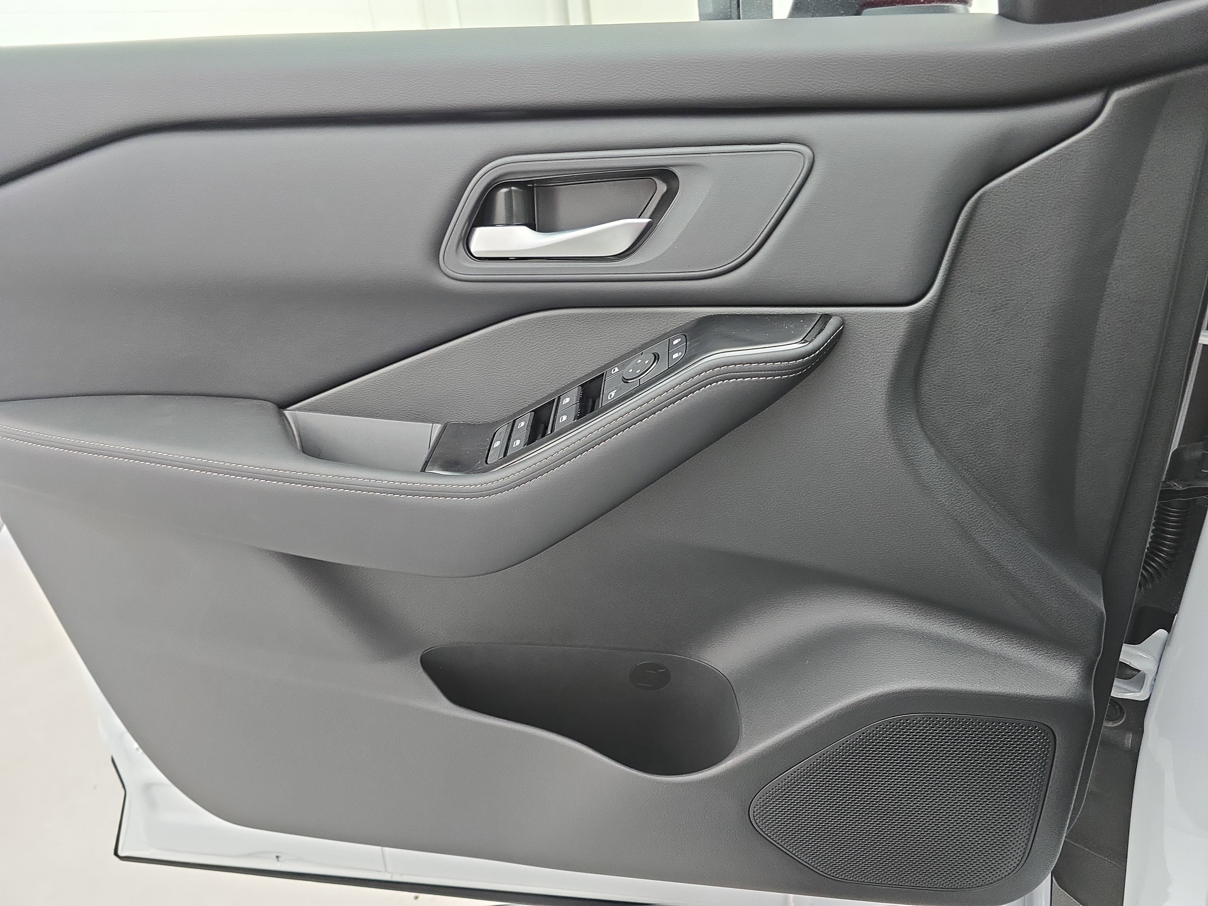 New 2026 Nissan Rogue SV FWD image 26