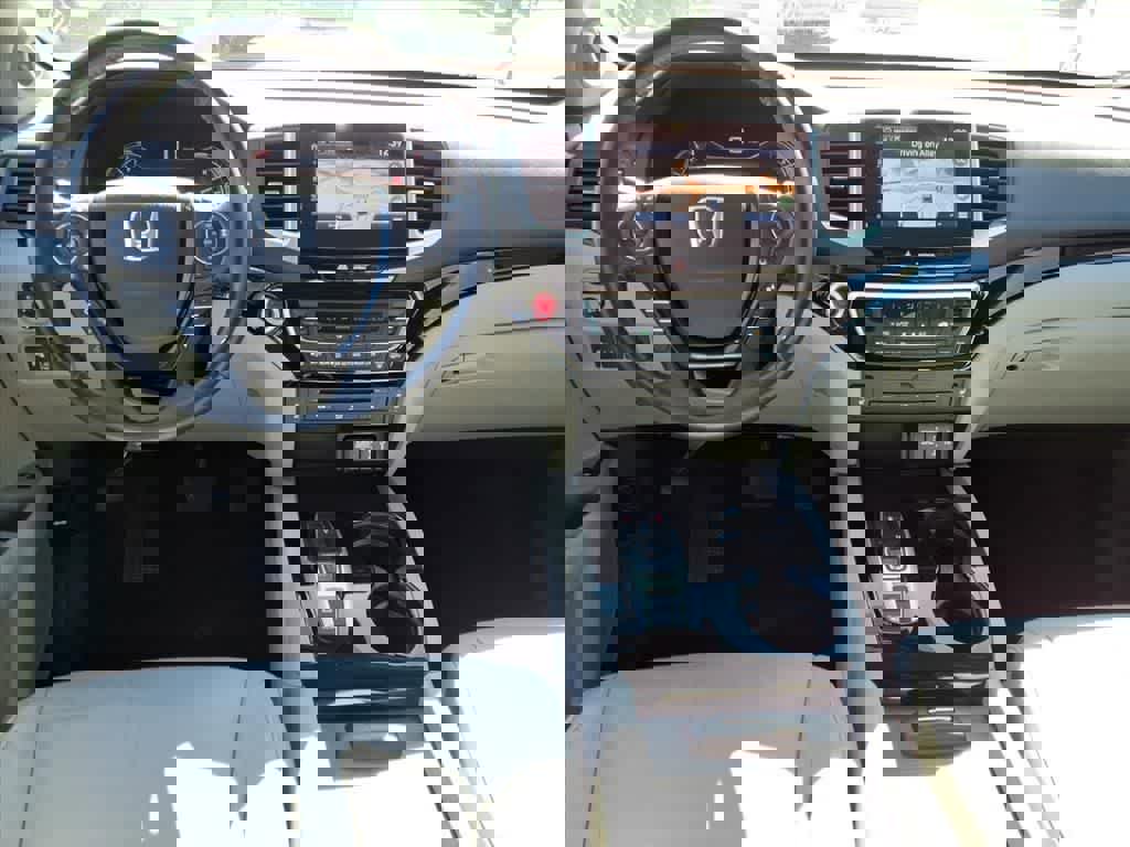 Used 2017 Honda Pilot Touring image 4