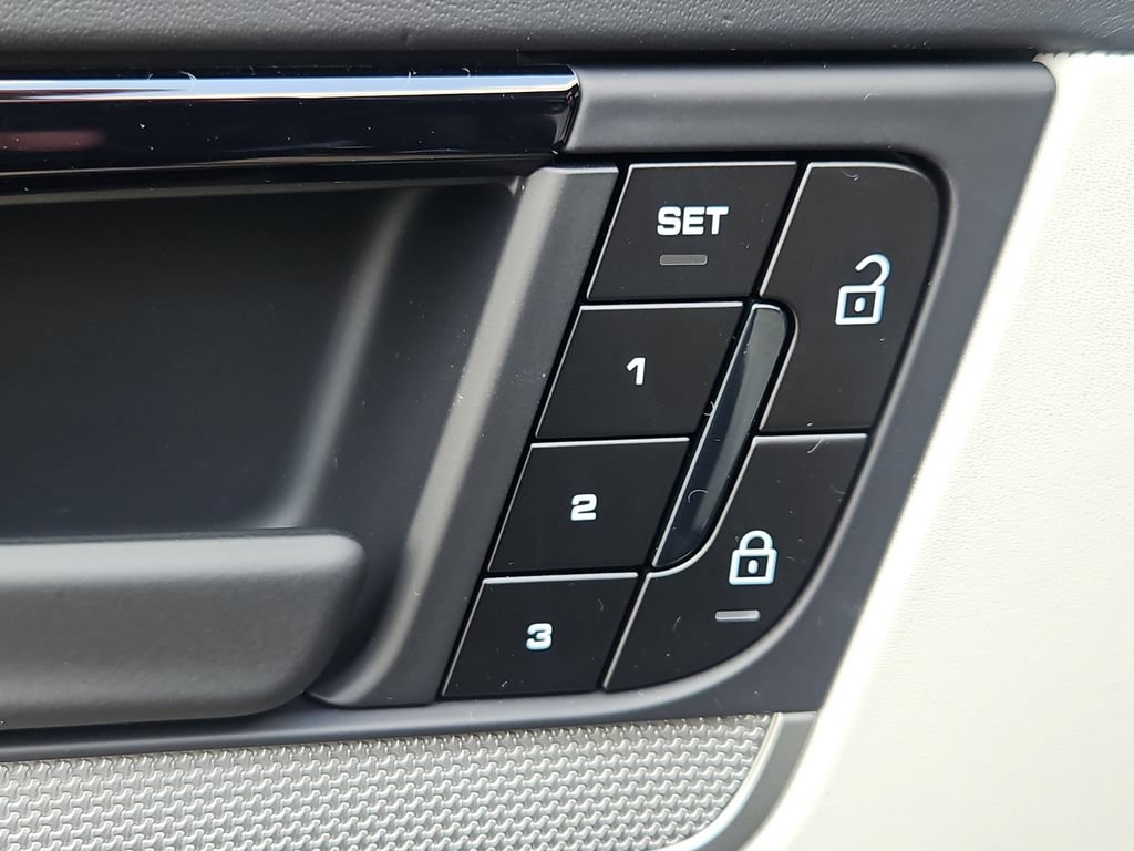 New 2026 Porsche Cayenne AWD/4WD image 19