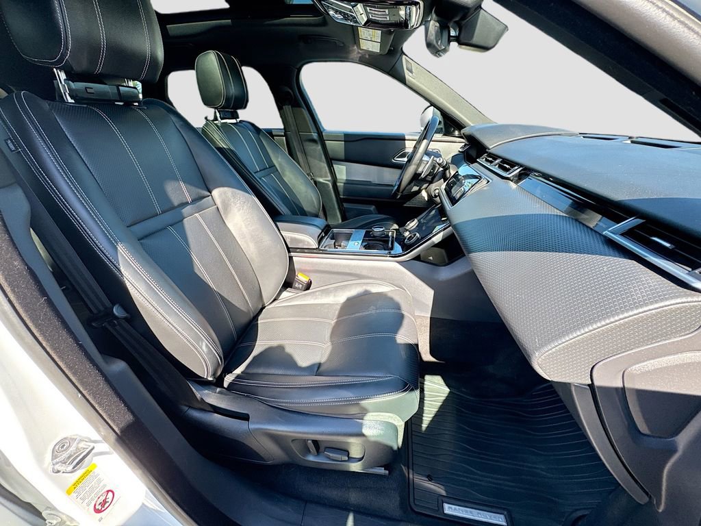 Used 2019 Land Rover Range Rover Velar R-Dynamic SE AWD/4WD image 31