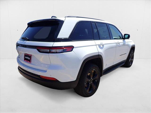 New 2025 Jeep Grand Cherokee Altitude image 4