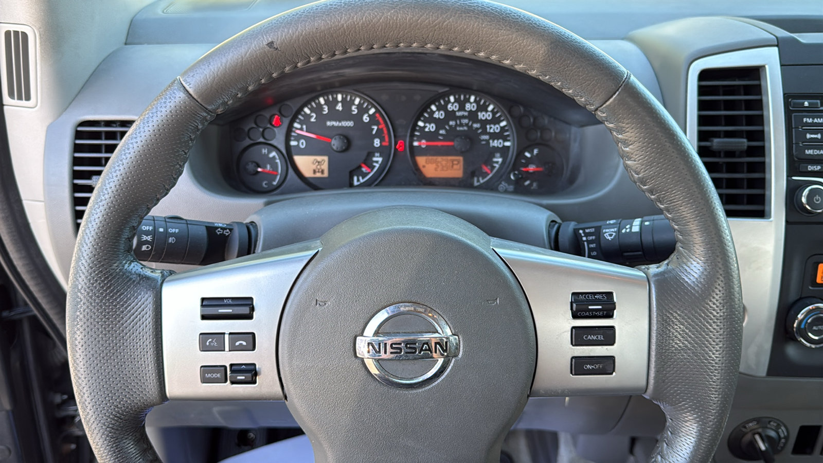 Used 2016 Nissan Frontier SV w/ SV Value Truck Package AWD/4WD image 9