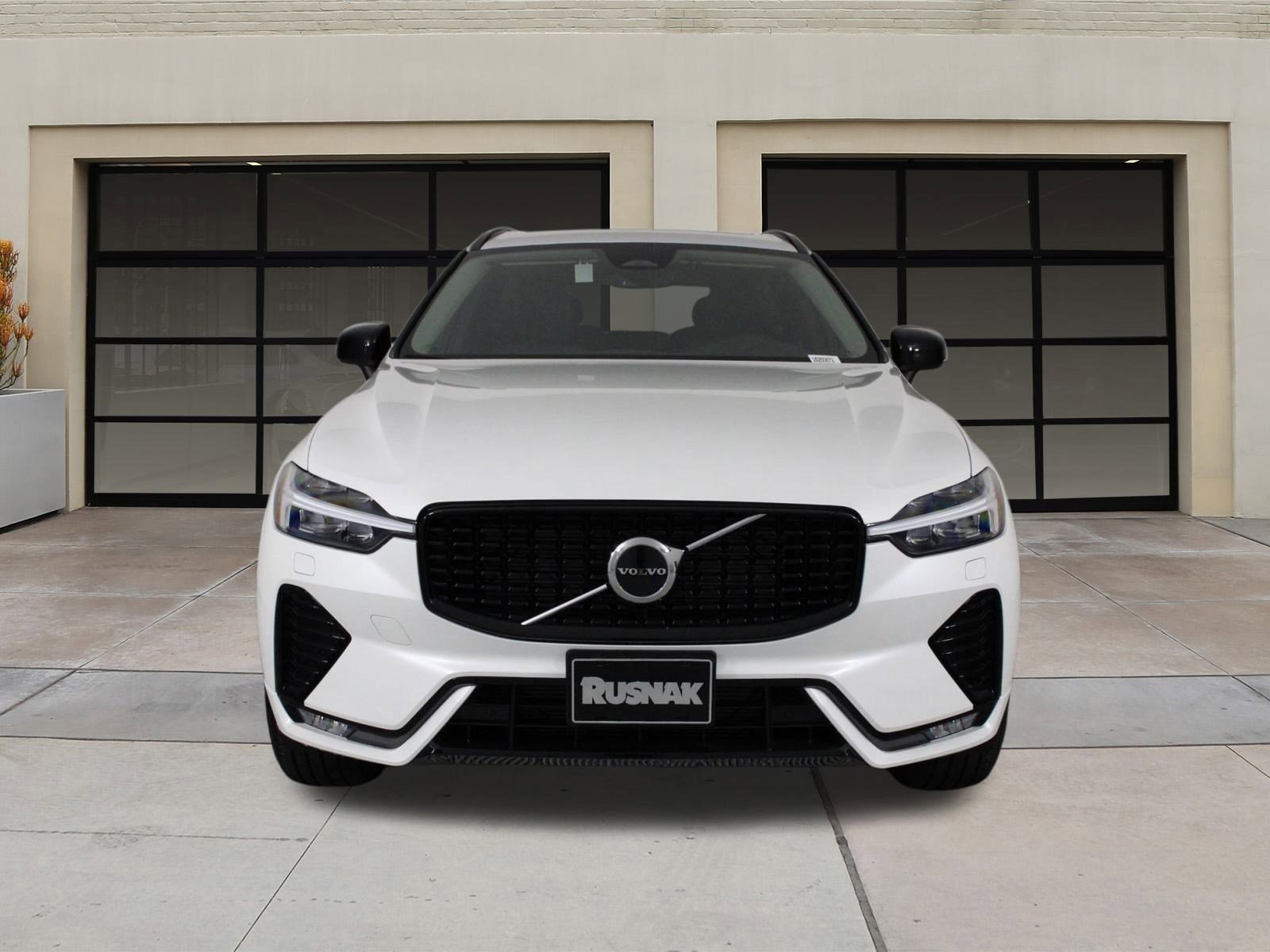 New 2025 Volvo XC60 B5 Core w/ Climate Package image 2