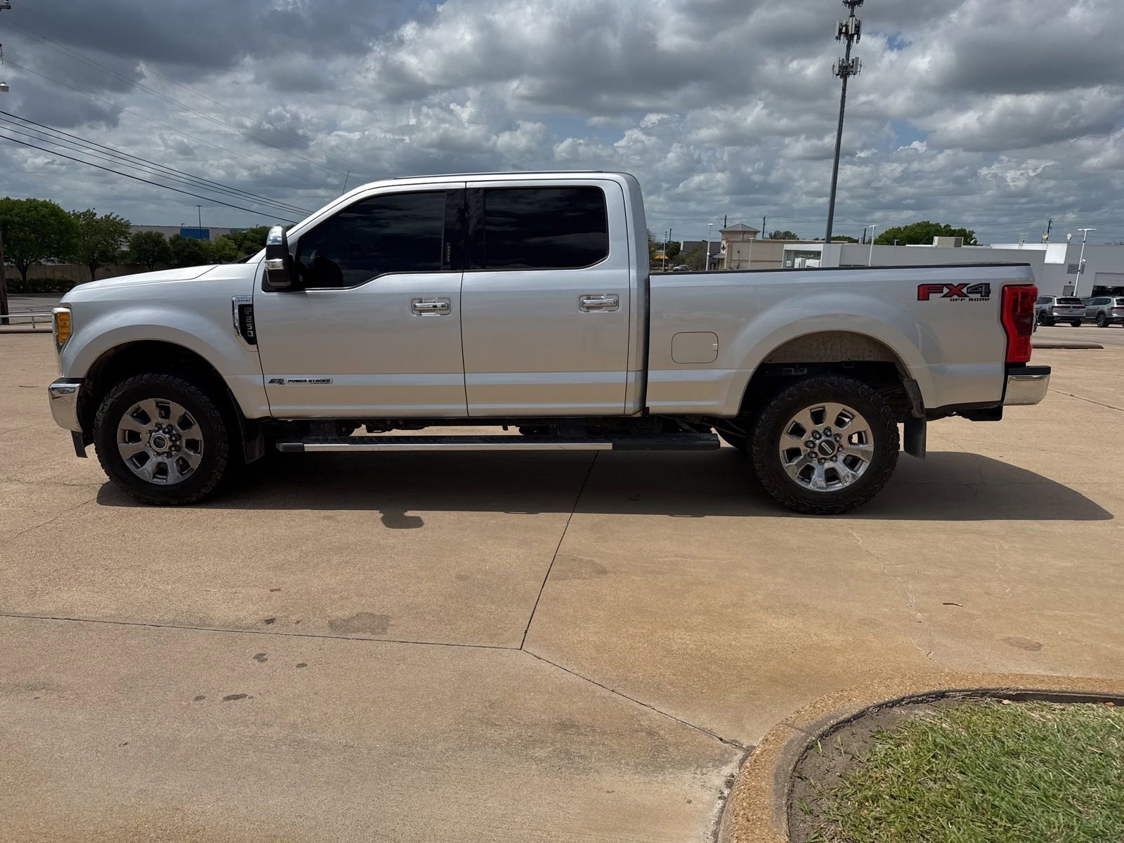 Used 2017 Ford F250 Lariat w/ Lariat Ultimate Package image 4