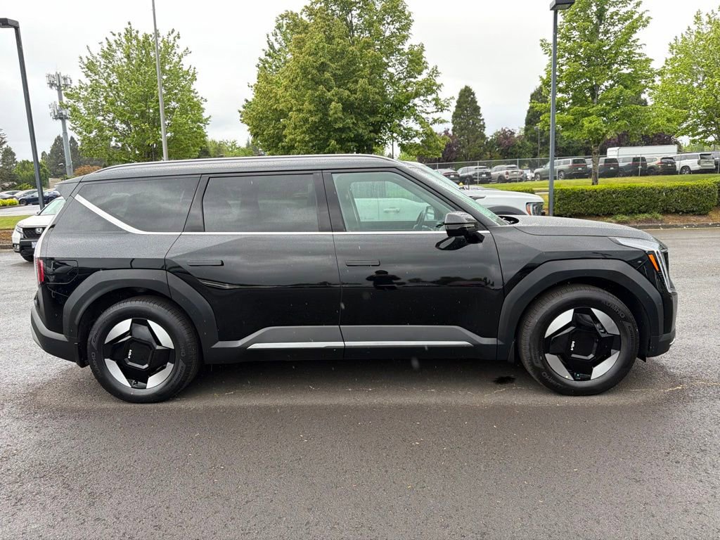 Used 2024 Kia EV9 Wind AWD/4WD image 9