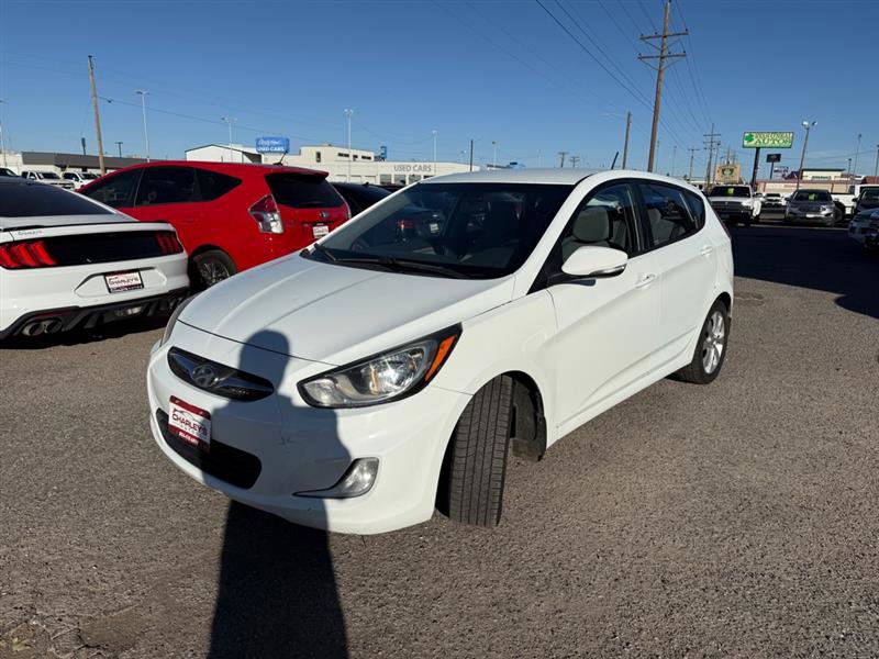 Used 2013 Hyundai Accent SE image 2