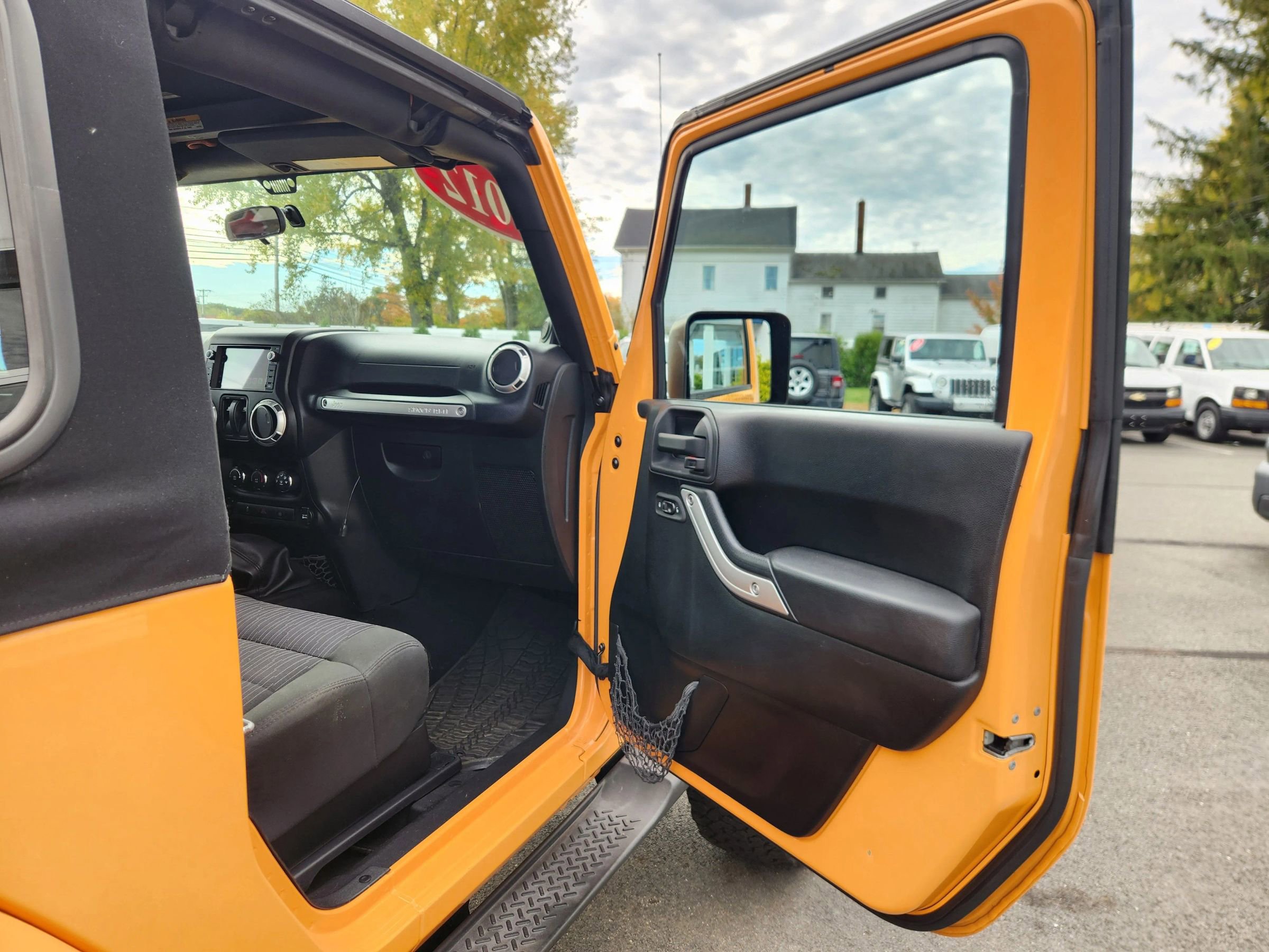 Used 2012 Jeep Wrangler Sahara image 35