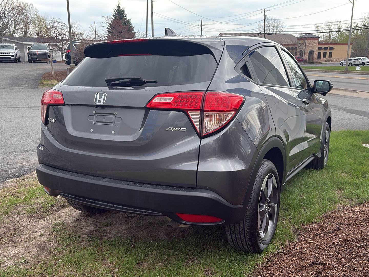 Used 2018 Honda HR-V EX image 3