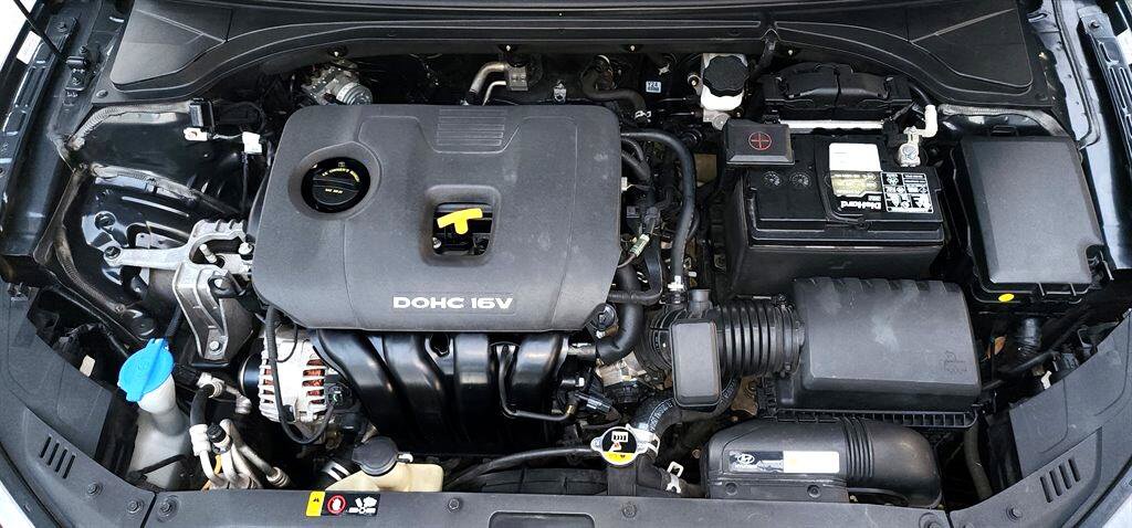 Used 2019 Hyundai Veloster 2.0 image 18