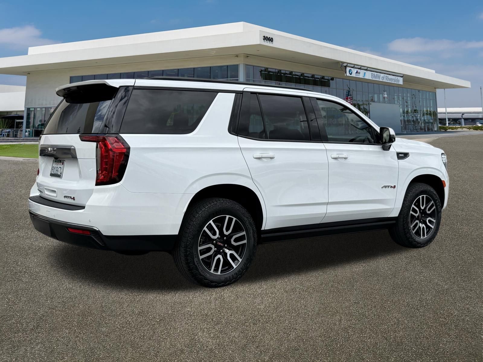 Used 2024 GMC Yukon AT4 w/ AT4 Premium Package AWD/4WD image 11