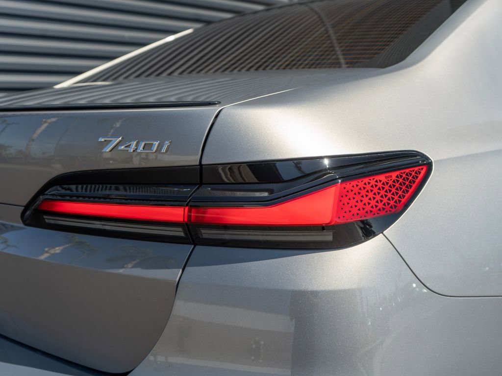 Used 2025 BMW 740i 740i image 14