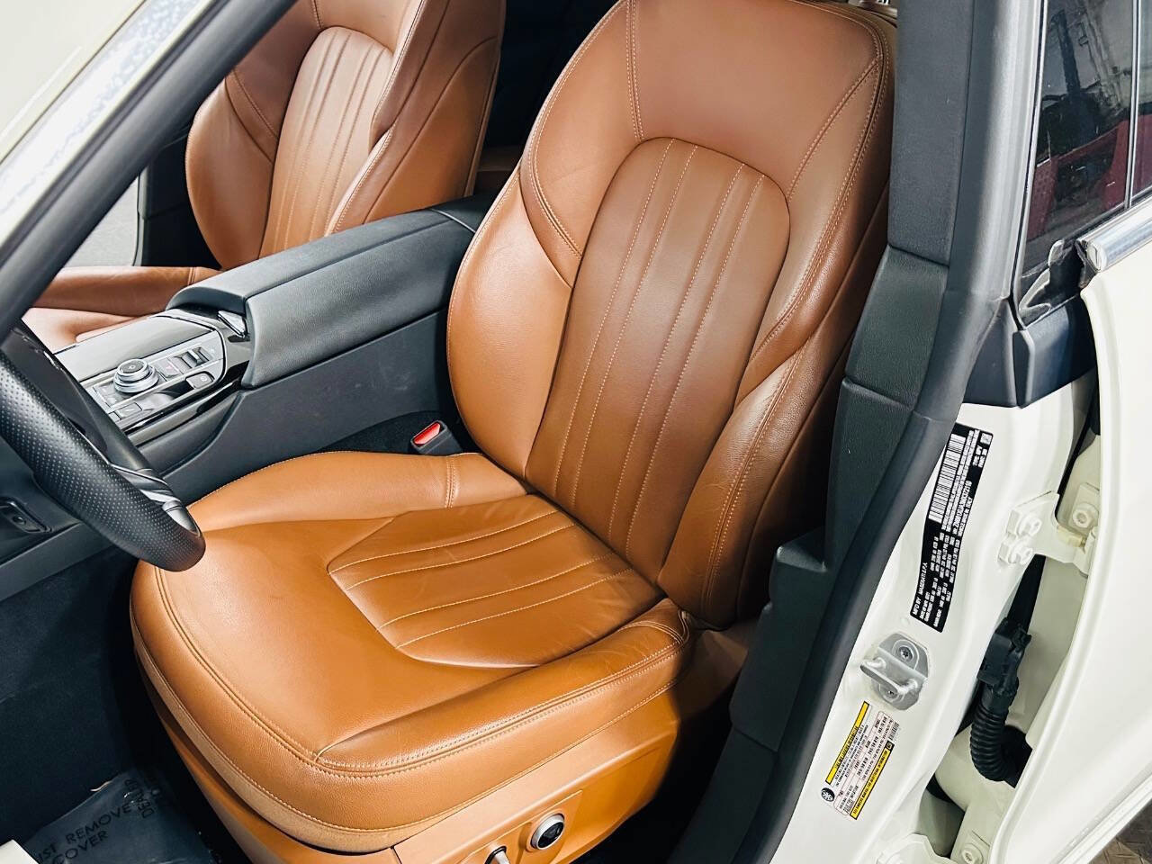 Used 2021 Maserati Levante image 23