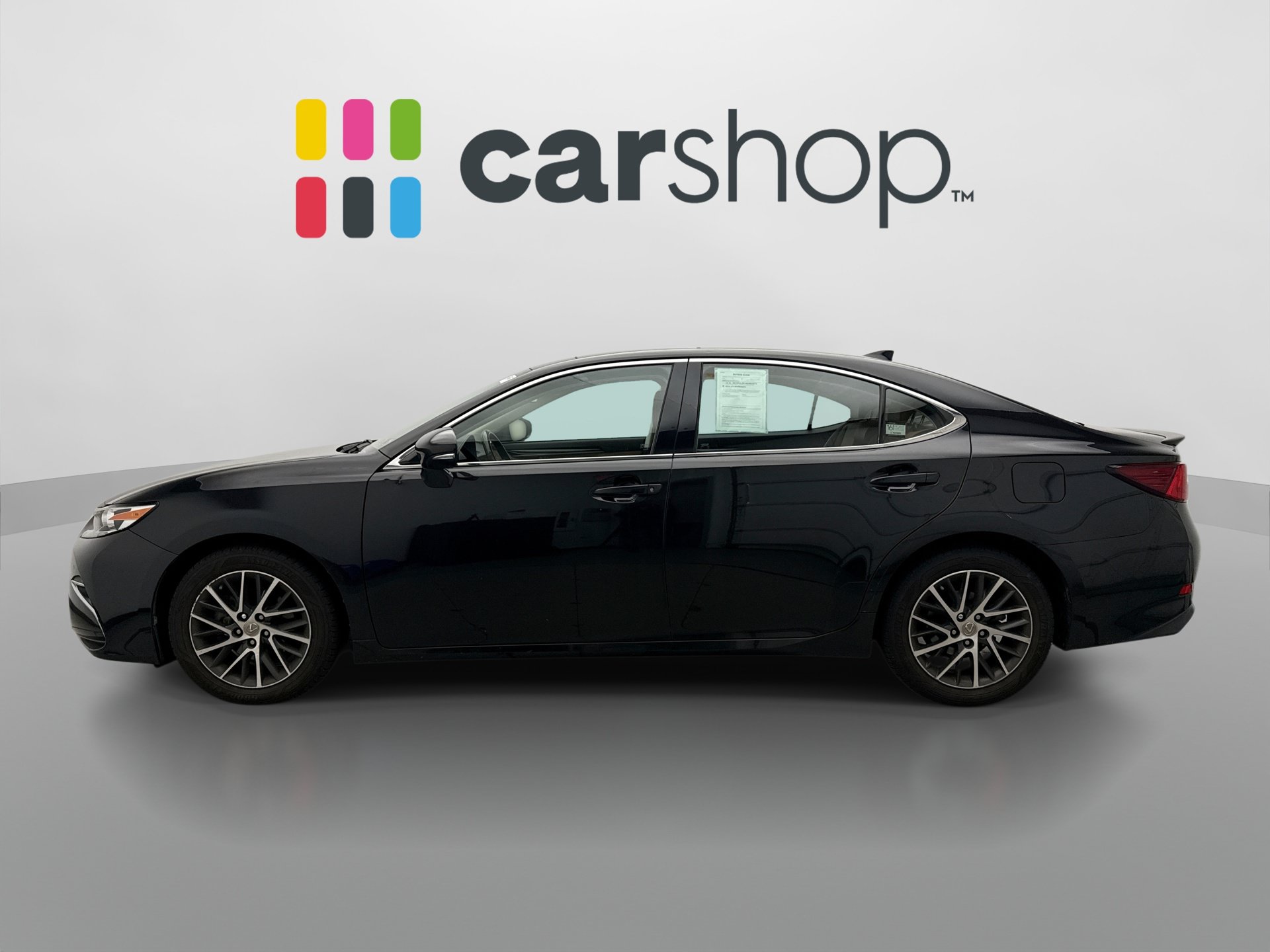Used 2017 Lexus ES 350 w/ Luxury Package FWD image 2