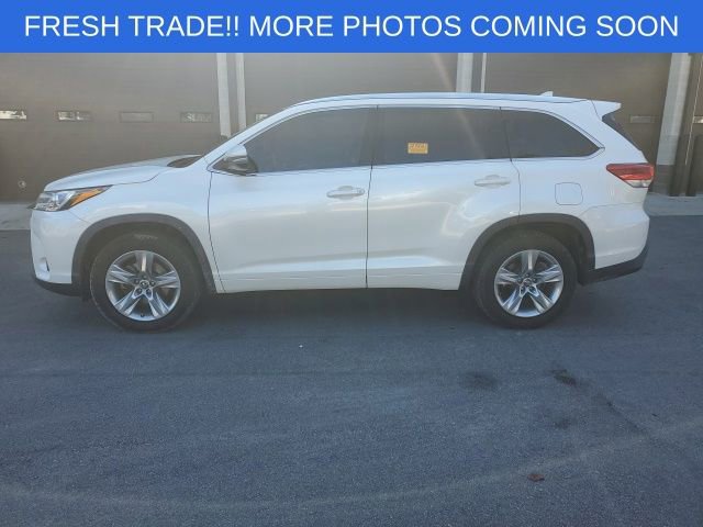 Used 2019 Toyota Highlander Limited image 3