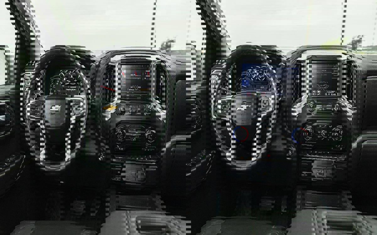 Used 2022 Chevrolet Silverado 1500 LTZ image 9
