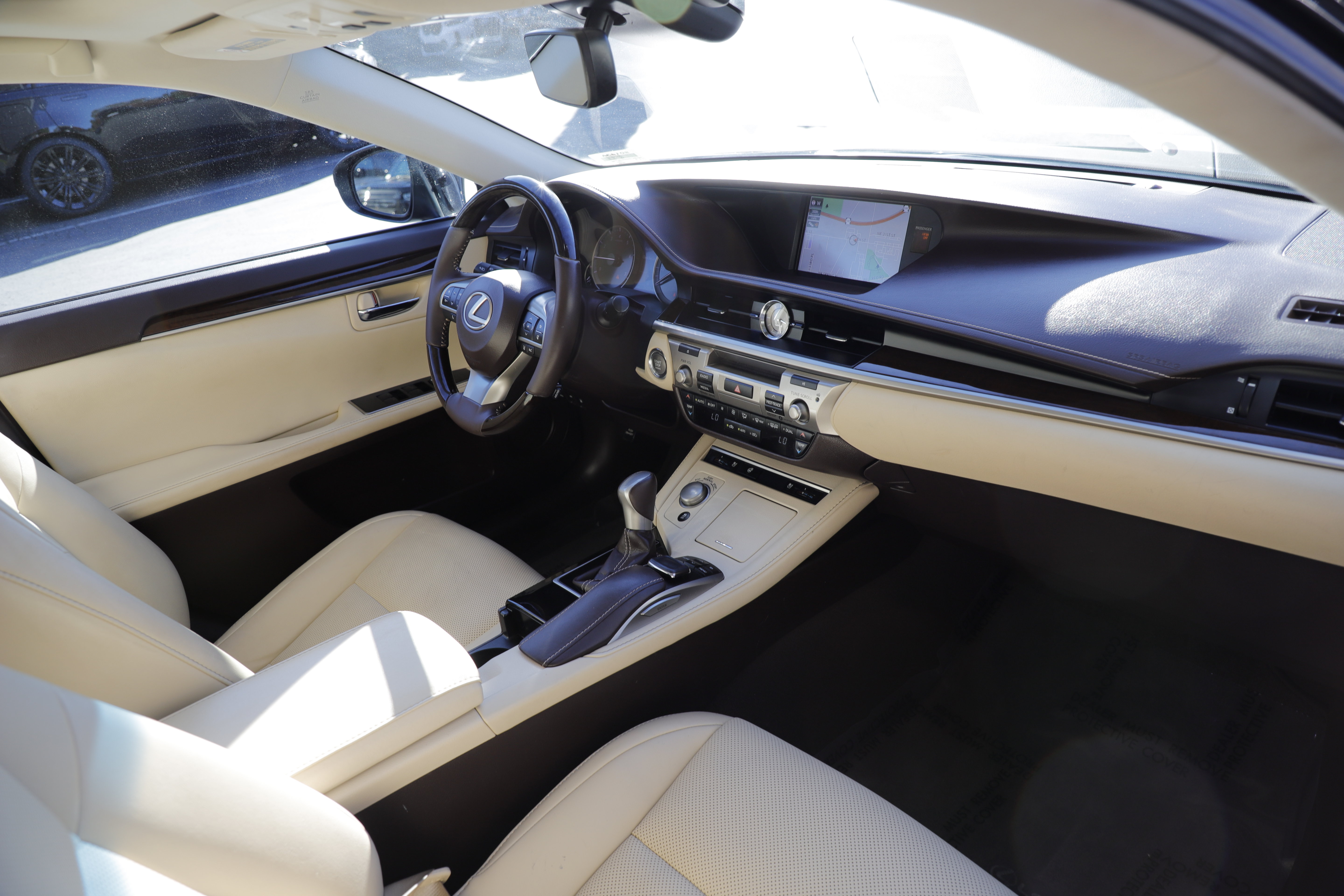 Used 2017 Lexus ES 350 w/ Navigation System Package FWD image 8