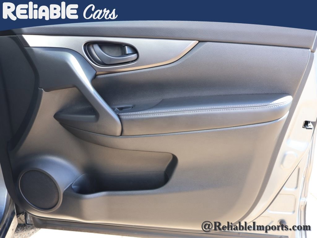 Used 2019 Nissan Rogue Sport S image 9