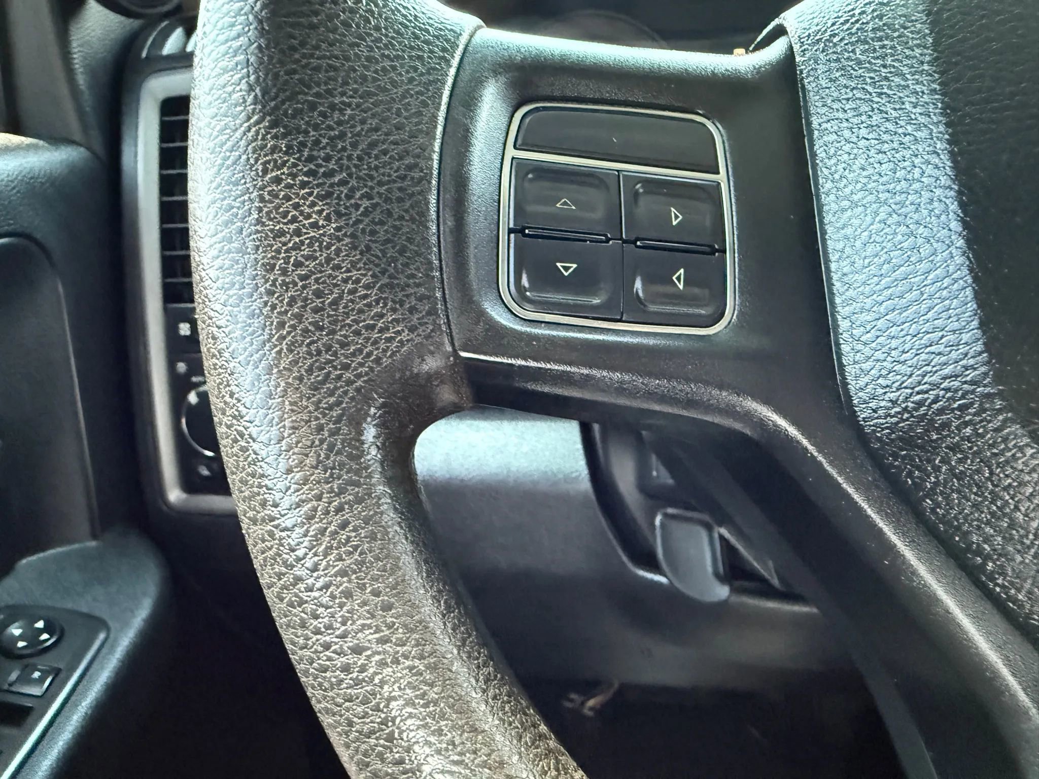 Used 2013 RAM 2500 Tradesman w/ Chrome Appearance Group image 22