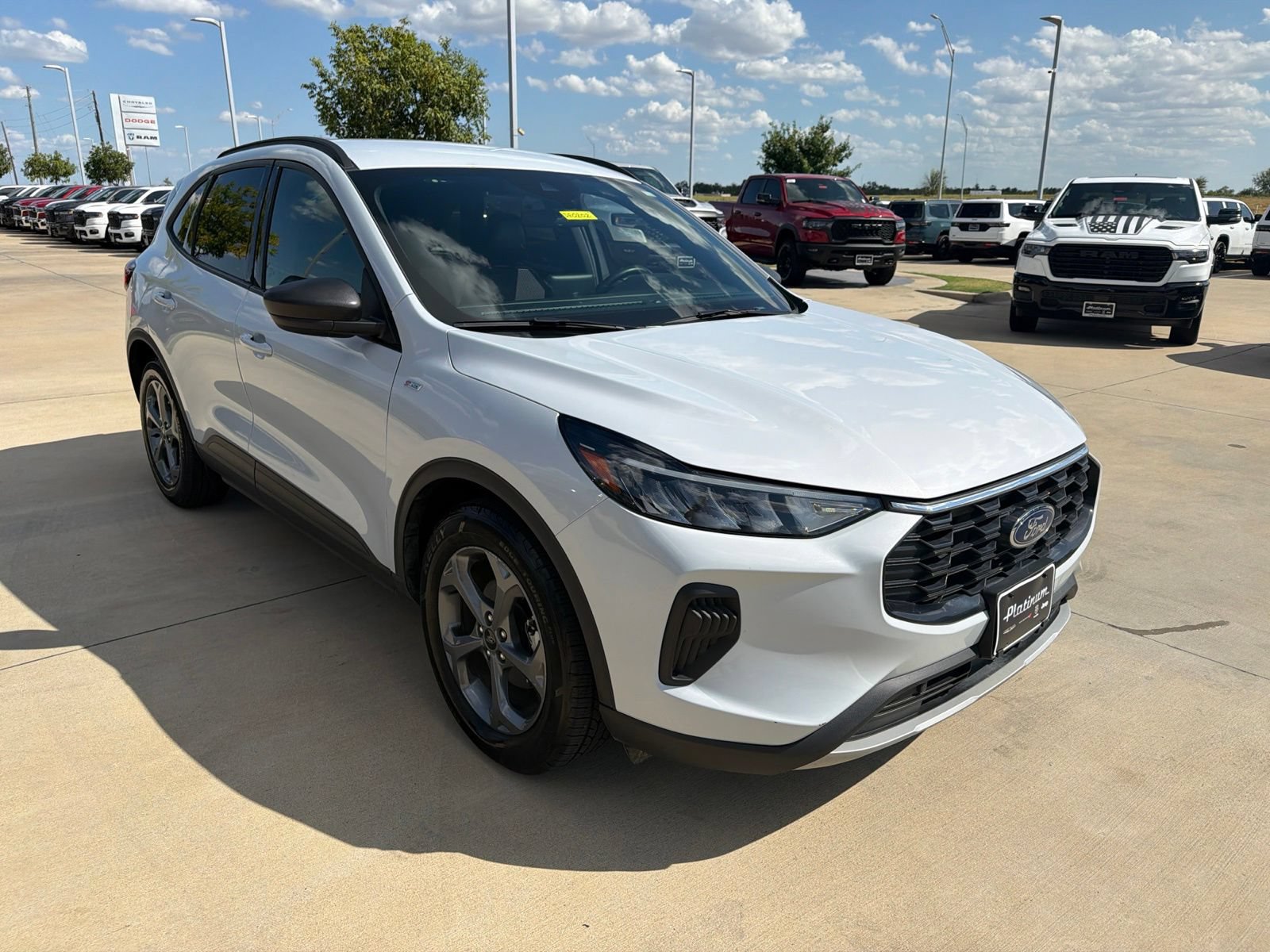 Used 2025 Ford Escape ST-Line FWD image 7