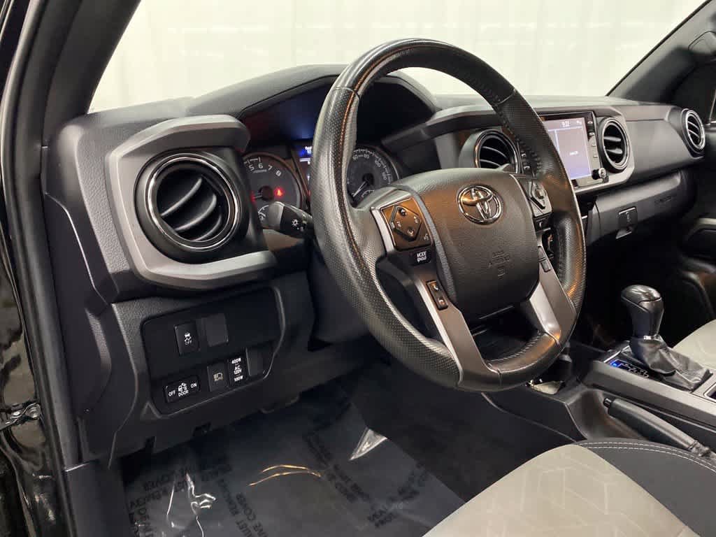 Used 2021 Toyota Tacoma TRD Off-Road w/ Technology Package AWD/4WD image 2