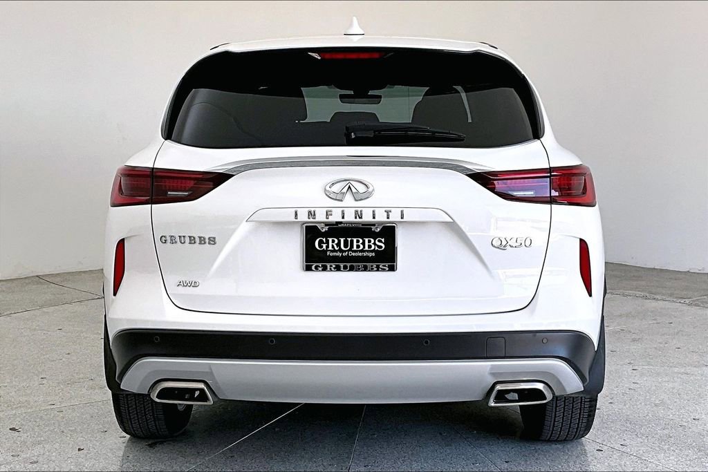 Certified 2025 INFINITI QX50 Pure image 6