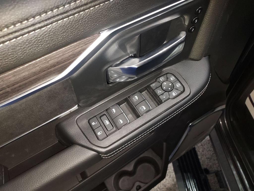 New 2026 RAM 2500 Laramie AWD/4WD image 19