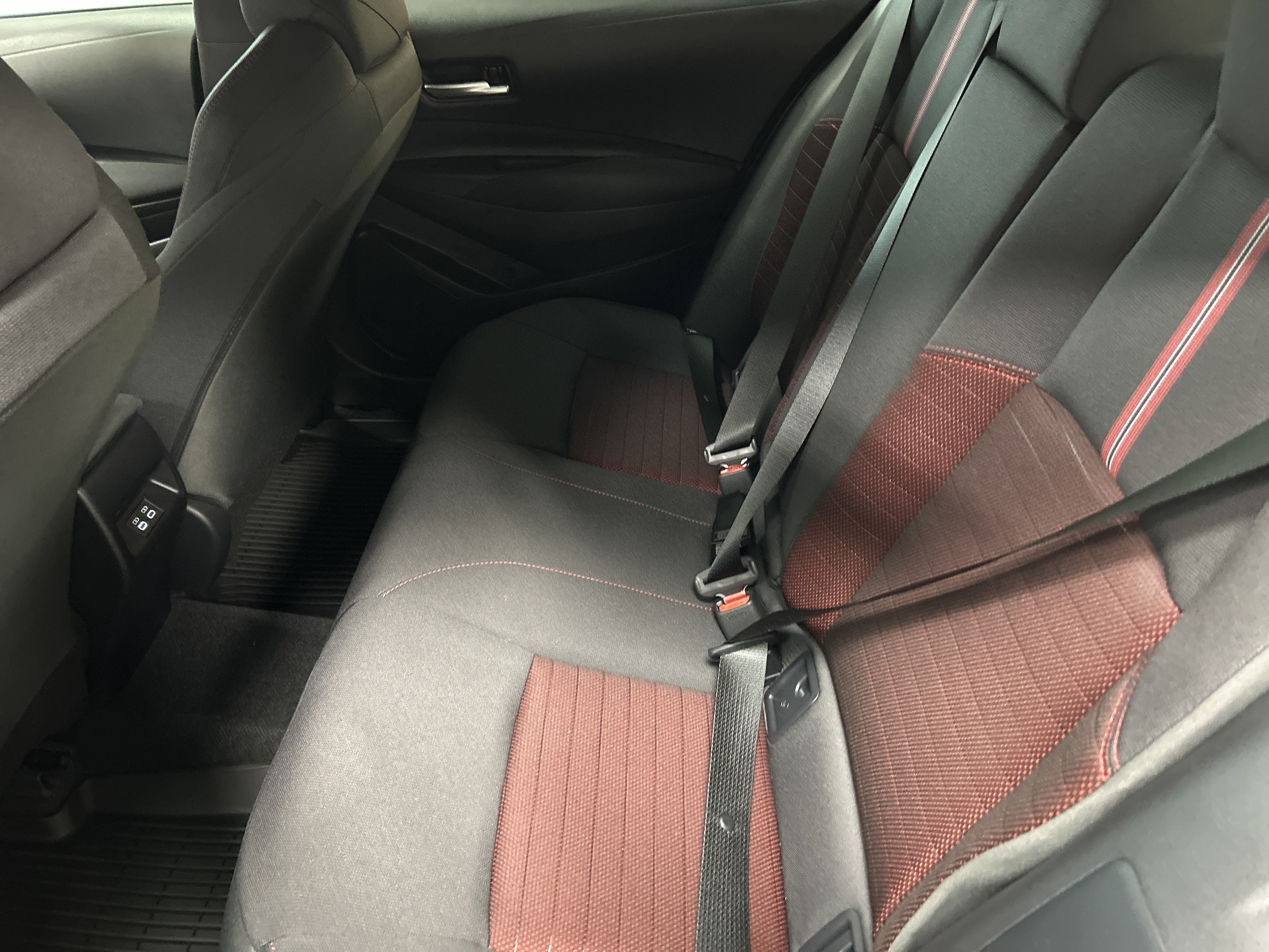 Used 2026 Toyota Corolla SE FWD image 32