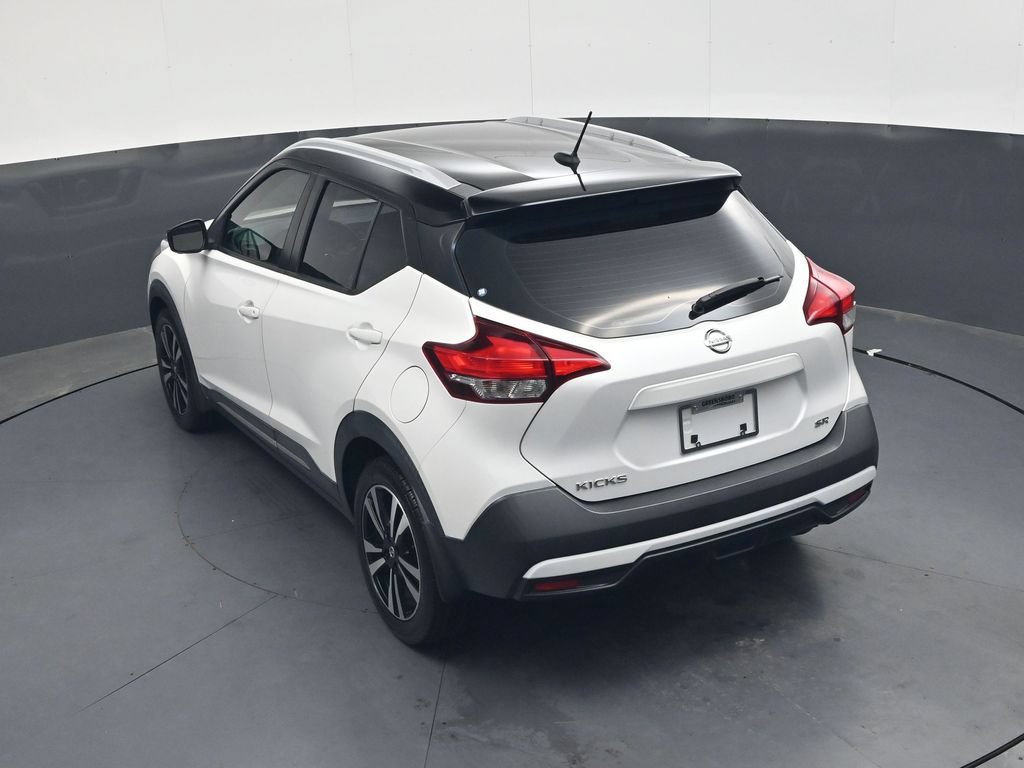 Used 2018 Nissan Kicks SR w/ Premium Package FWD image 25