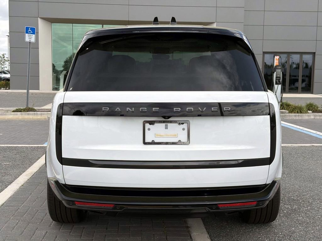 New 2025 Land Rover Range Rover SE image 4