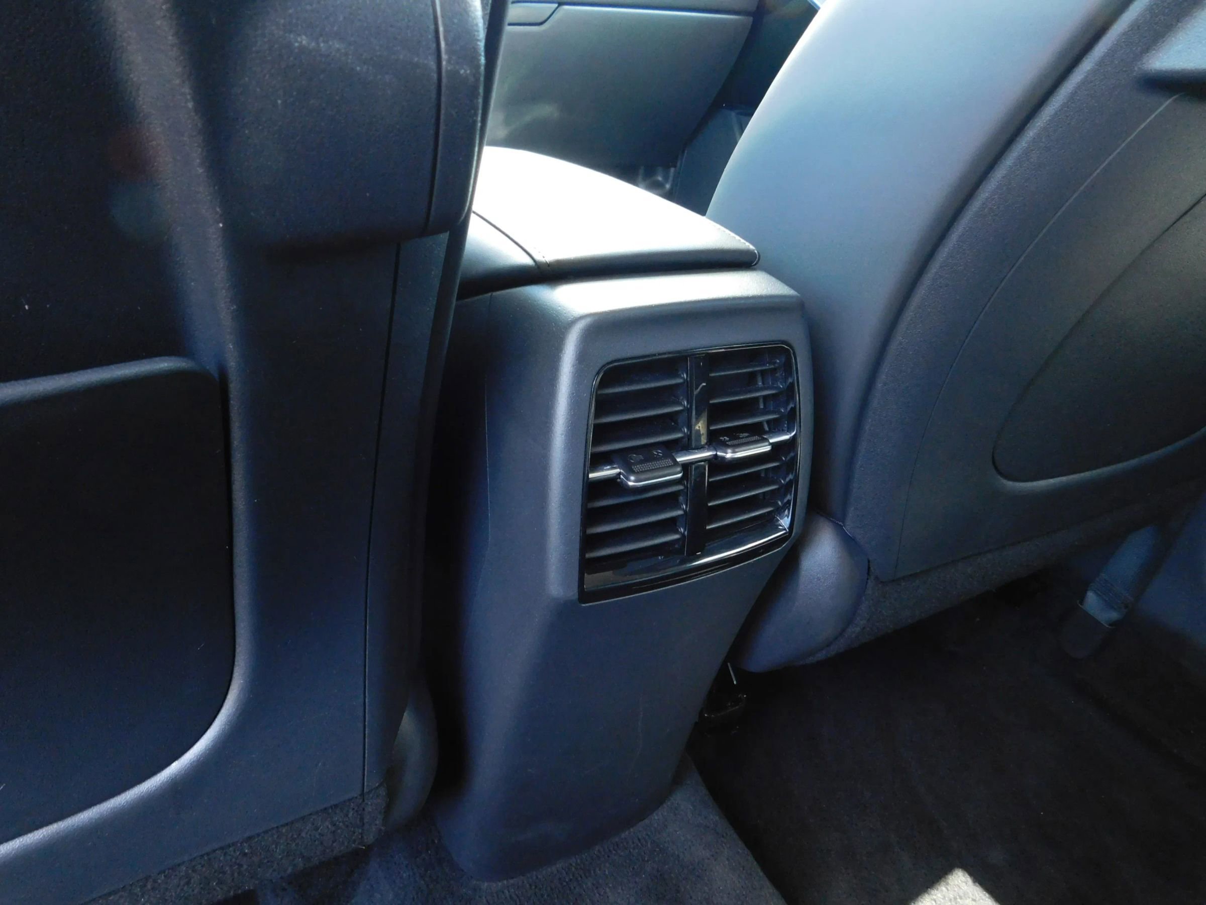 Used 2023 Kia Niro EX FWD image 11