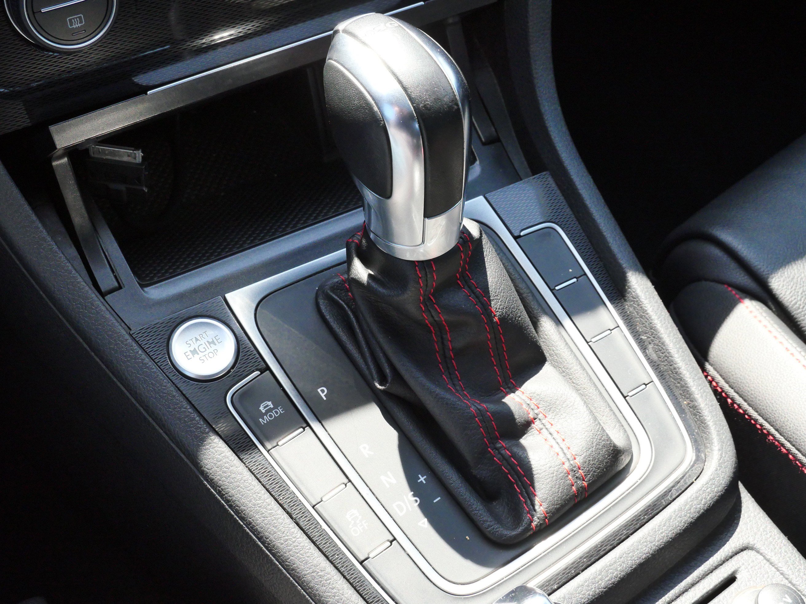 Used 2015 Volkswagen GTI Autobahn FWD image 25
