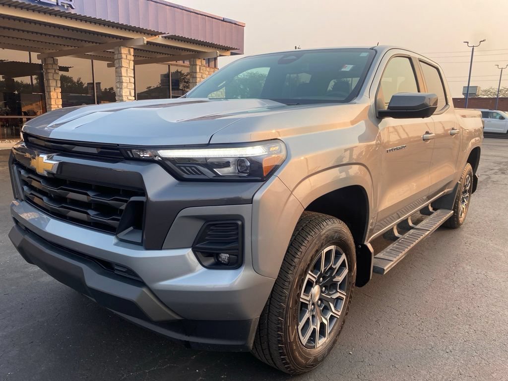 Used 2024 Chevrolet Colorado LT w/ LT Convenience Package III AWD/4WD image 7